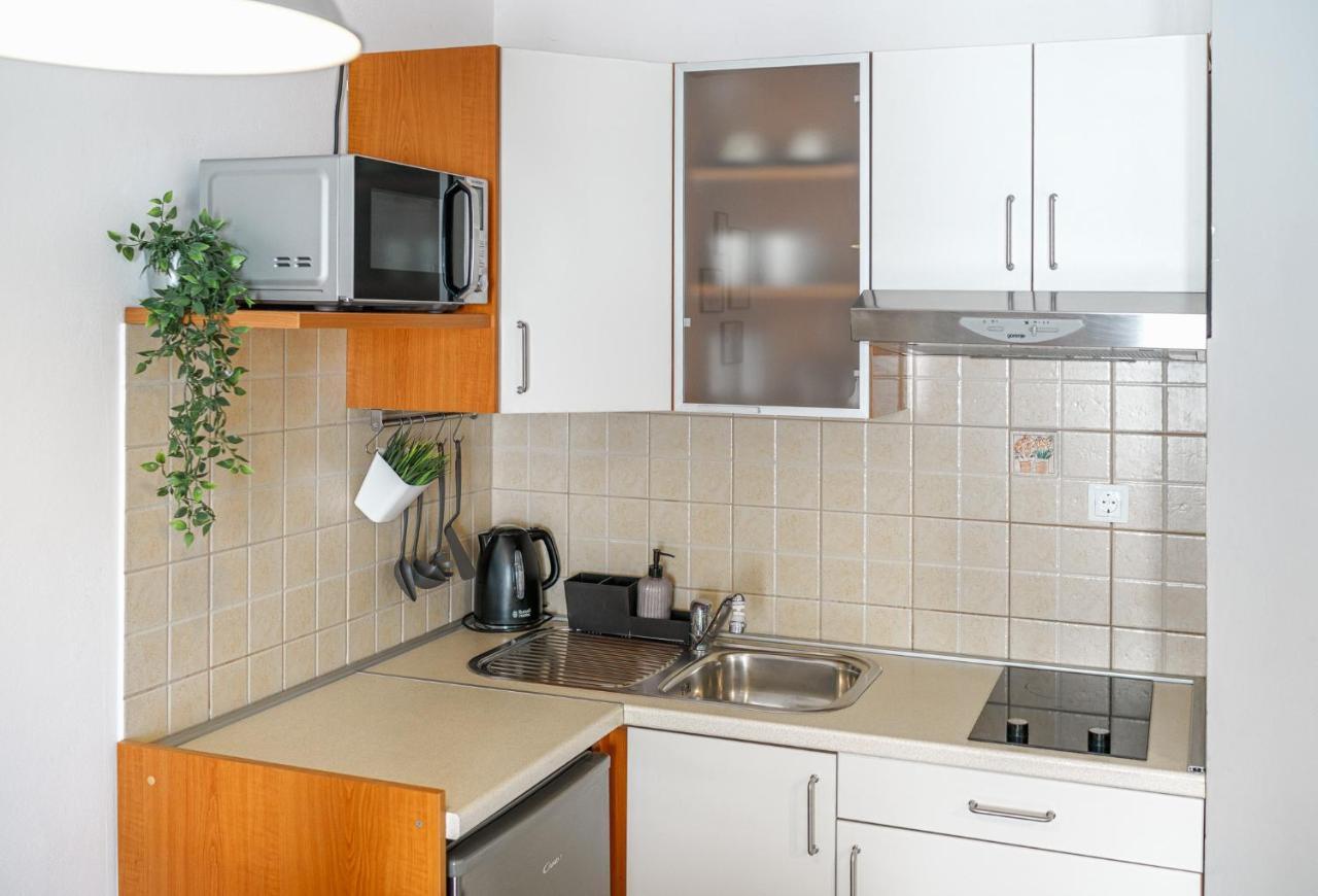 Family Petrov Apartments Vodice Eksteriør billede