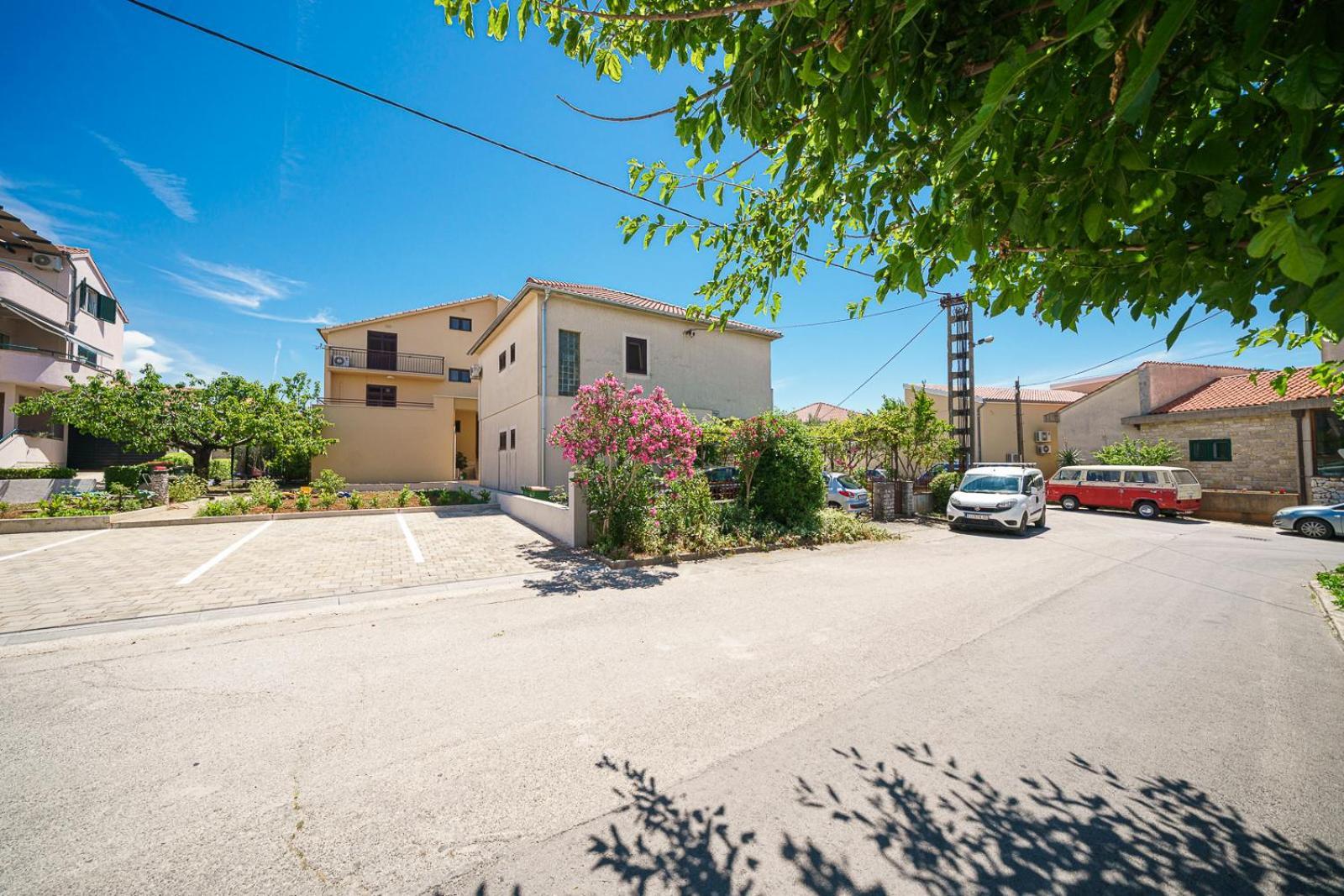 Family Petrov Apartments Vodice Eksteriør billede