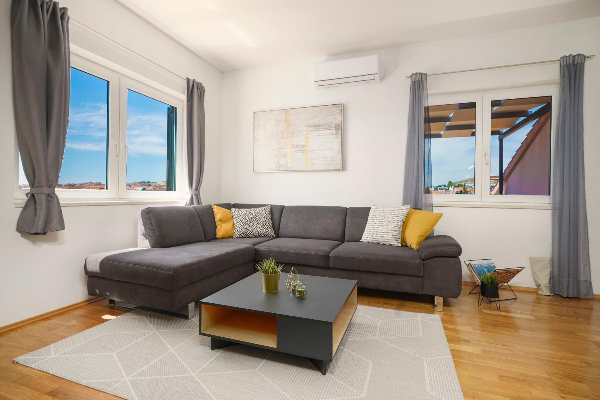 Family Petrov Apartments Vodice Eksteriør billede