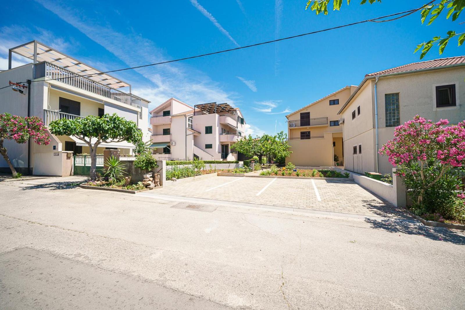 Family Petrov Apartments Vodice Eksteriør billede