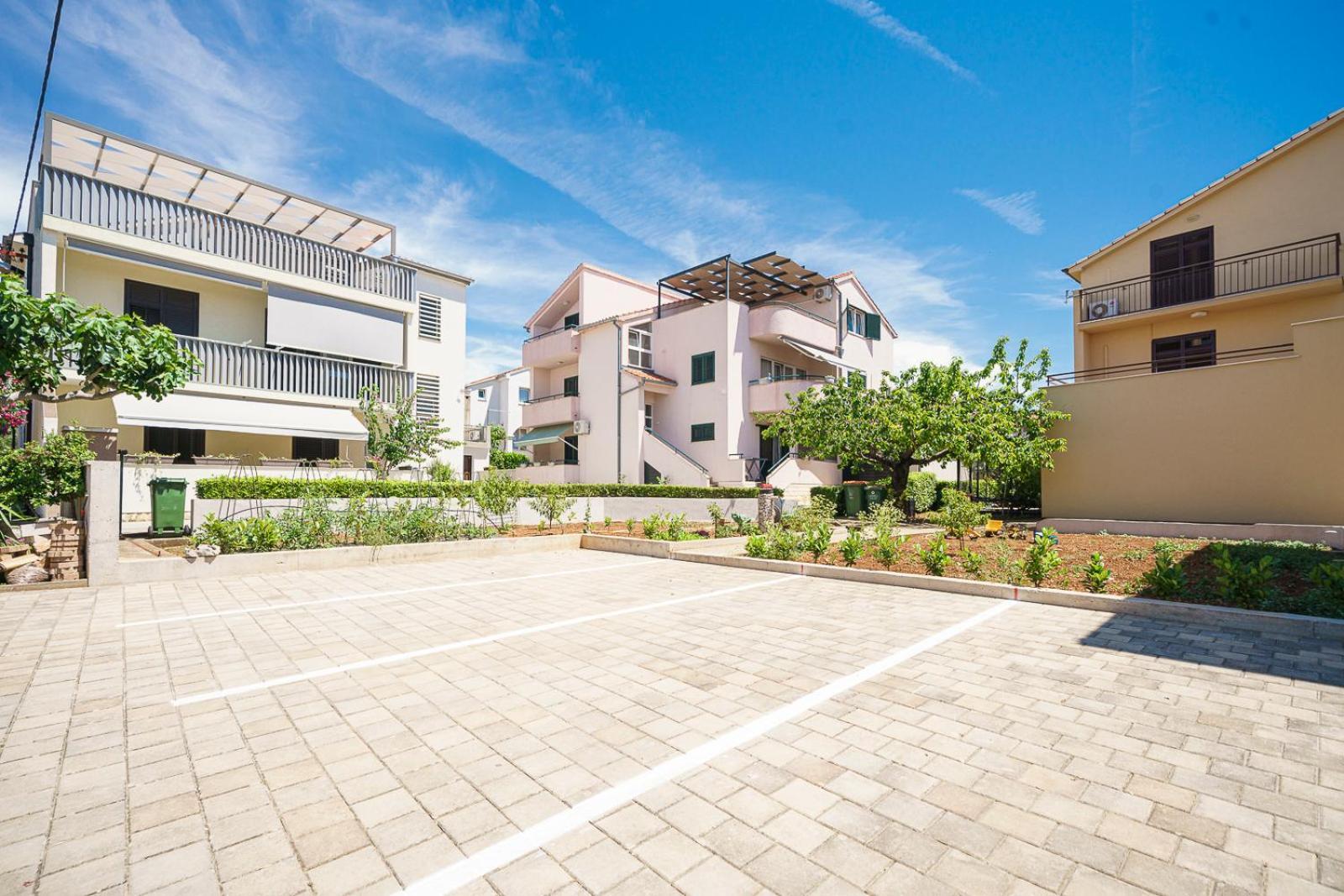 Family Petrov Apartments Vodice Eksteriør billede
