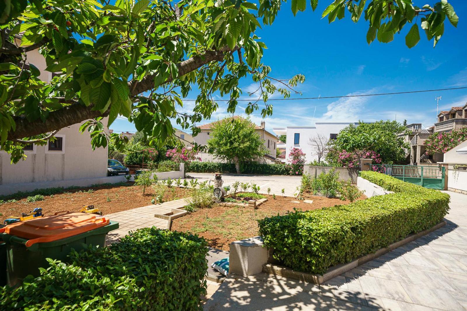 Family Petrov Apartments Vodice Eksteriør billede