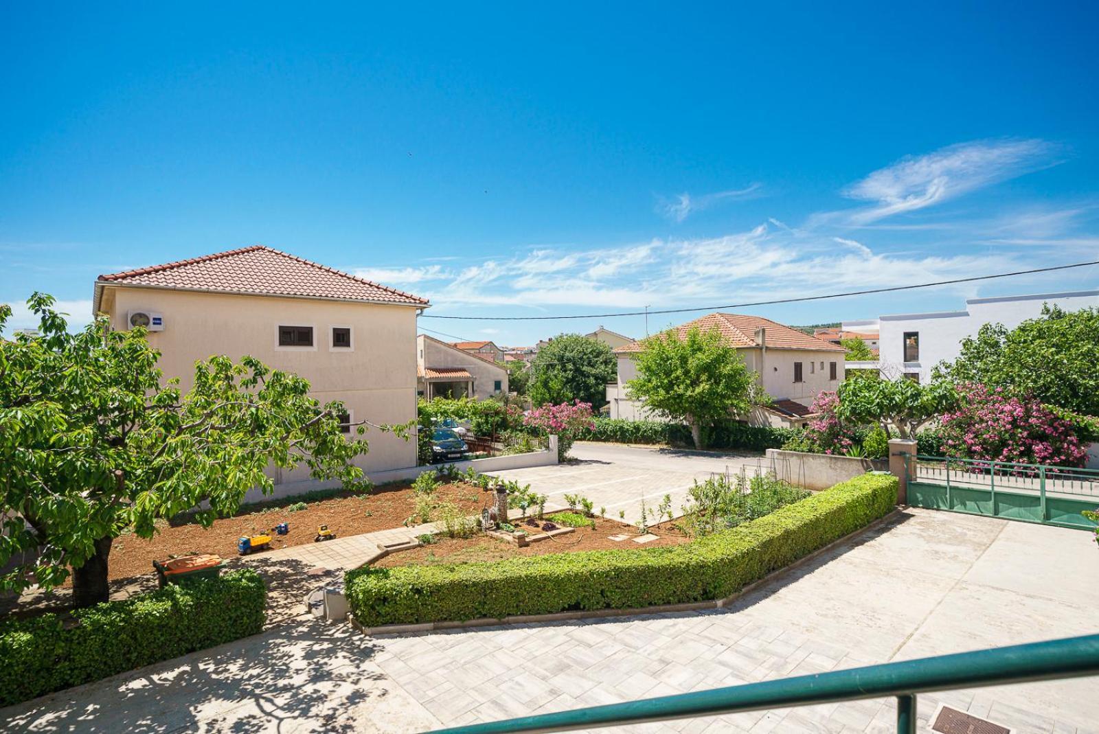 Family Petrov Apartments Vodice Eksteriør billede