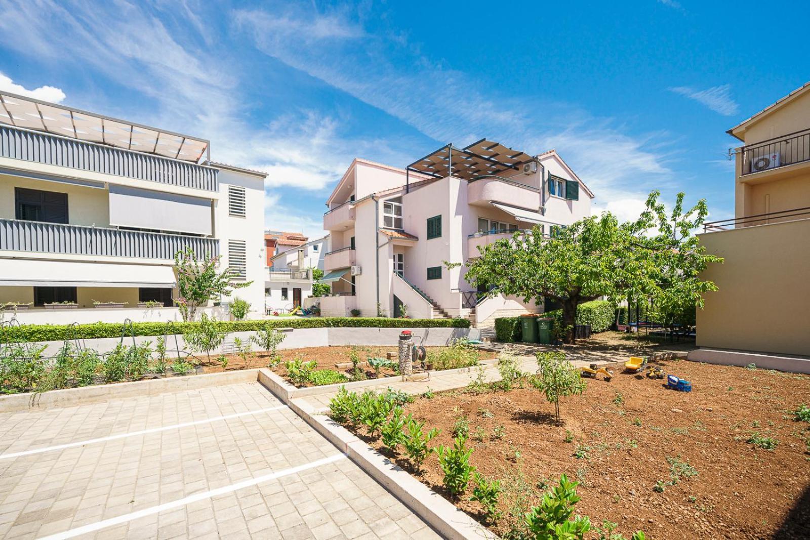 Family Petrov Apartments Vodice Eksteriør billede